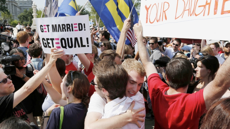 Illustration for article titled Emotional and Poignant Images From Today's DOMA & Prop 8 Celebrations